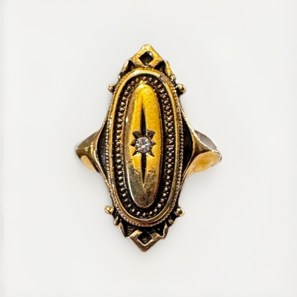 Vintage 1976 Avon Kensington Ring Gold Tone Size Small 4.5-5 Victorian Style - Picture 2 of 5